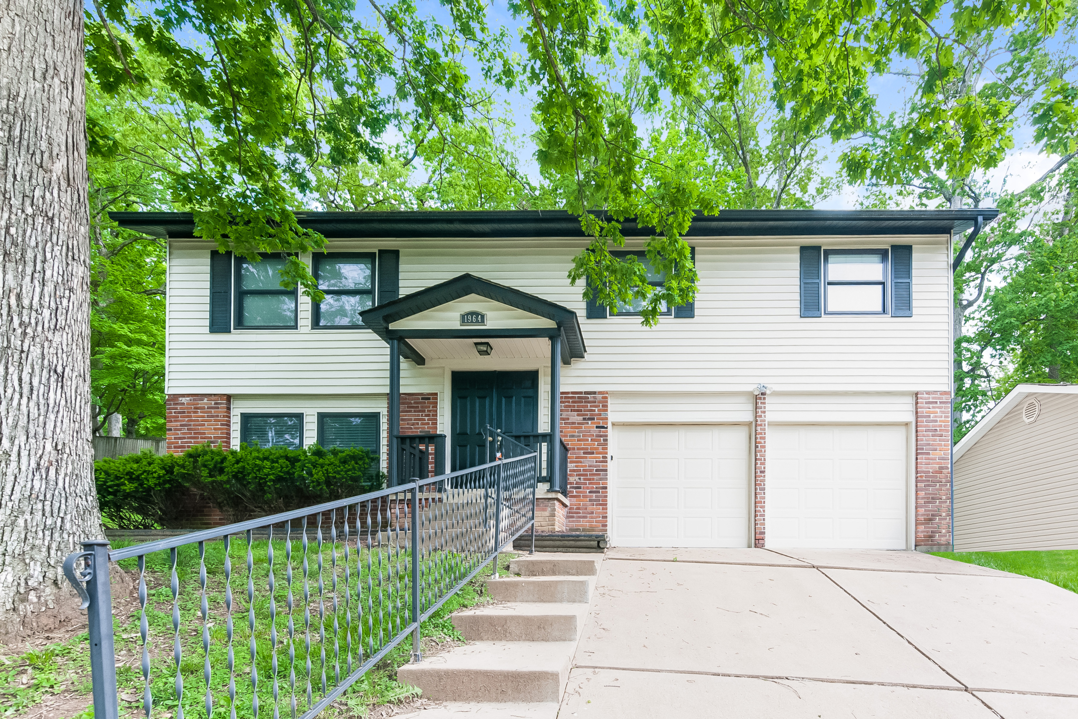 1964 Westbourne Way Dr Fenton, MO 63026